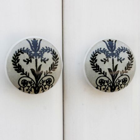 Black Veronica Flower Flat Knob